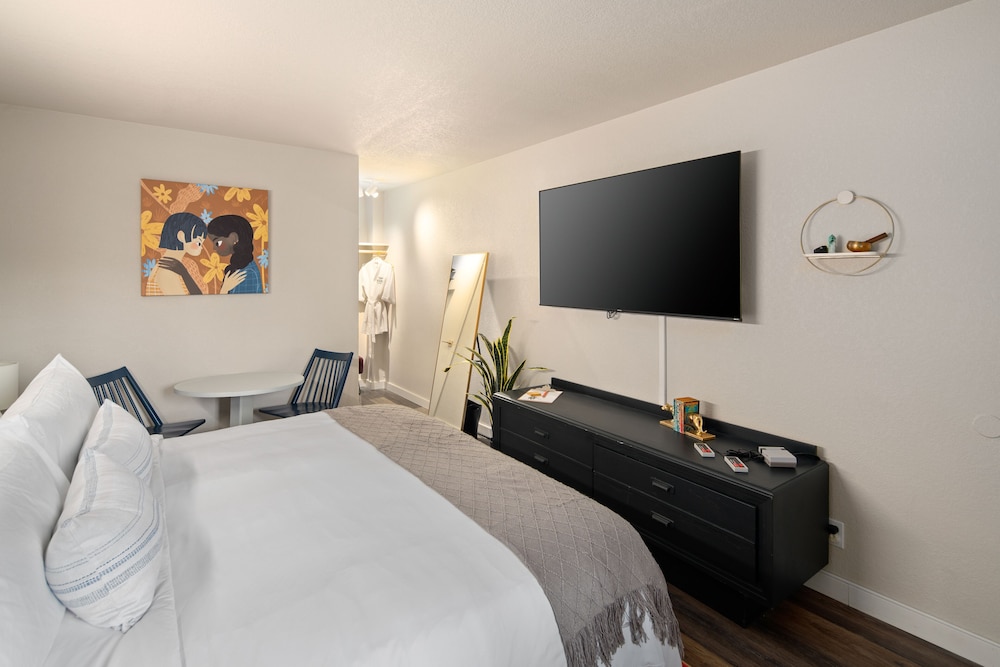 Manor Lodge Motel 40/68