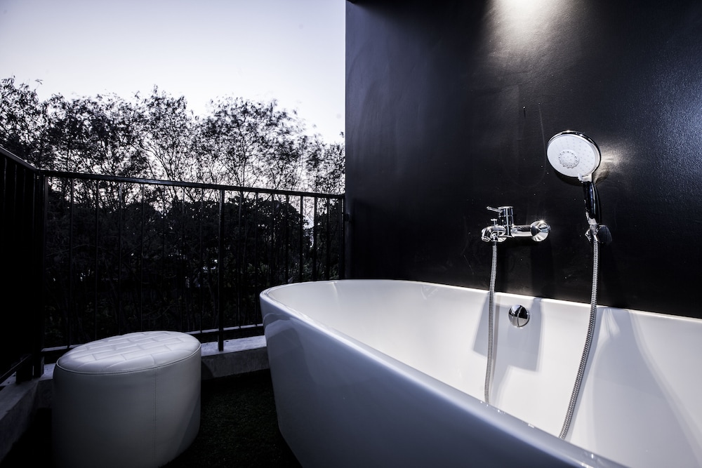 Blu Monkey Hub And Hotel Phuket 49/50