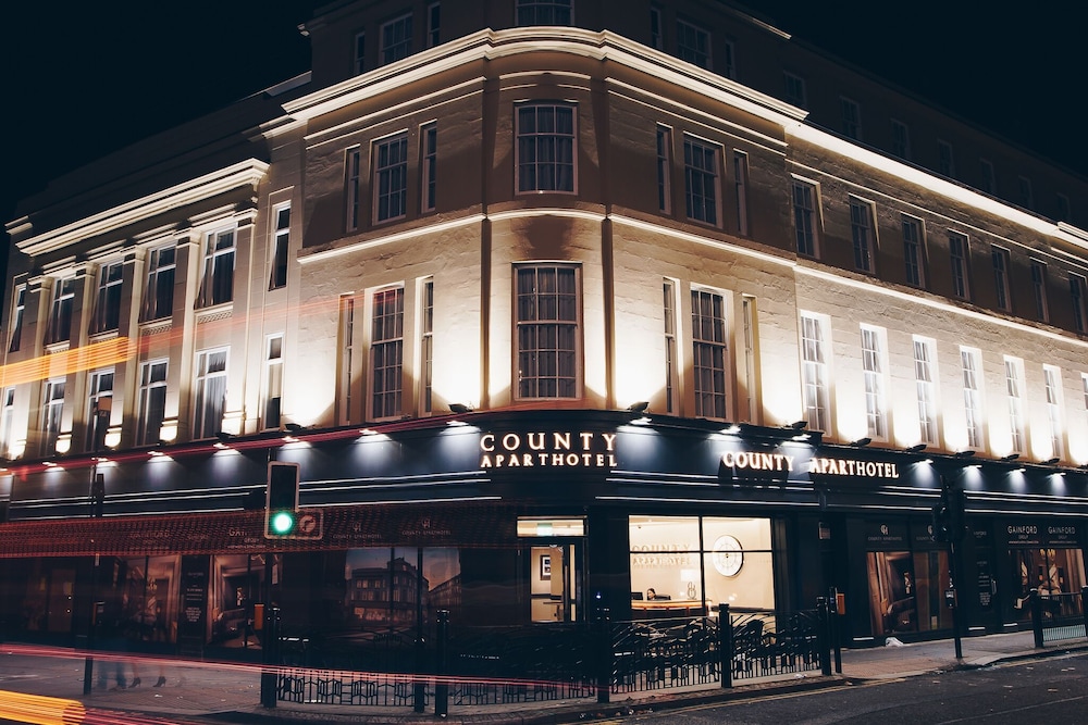 The County Hotel & Aparthotel 4/68