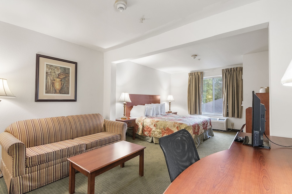 Sleep Inn & Suites Newport News City Center Area 30/41
