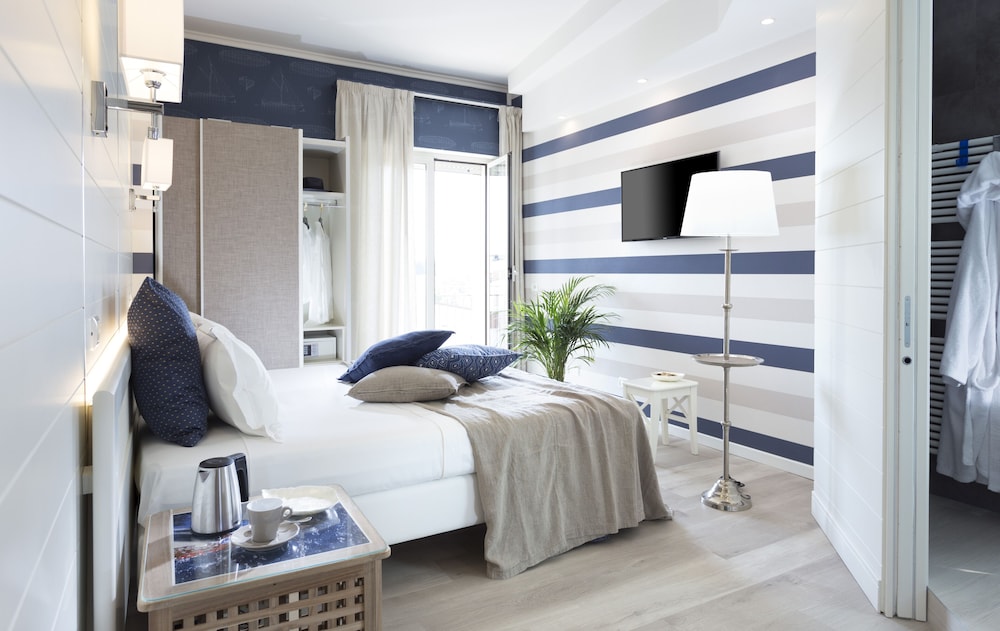 Atlantic Riviera Hotel 5/42