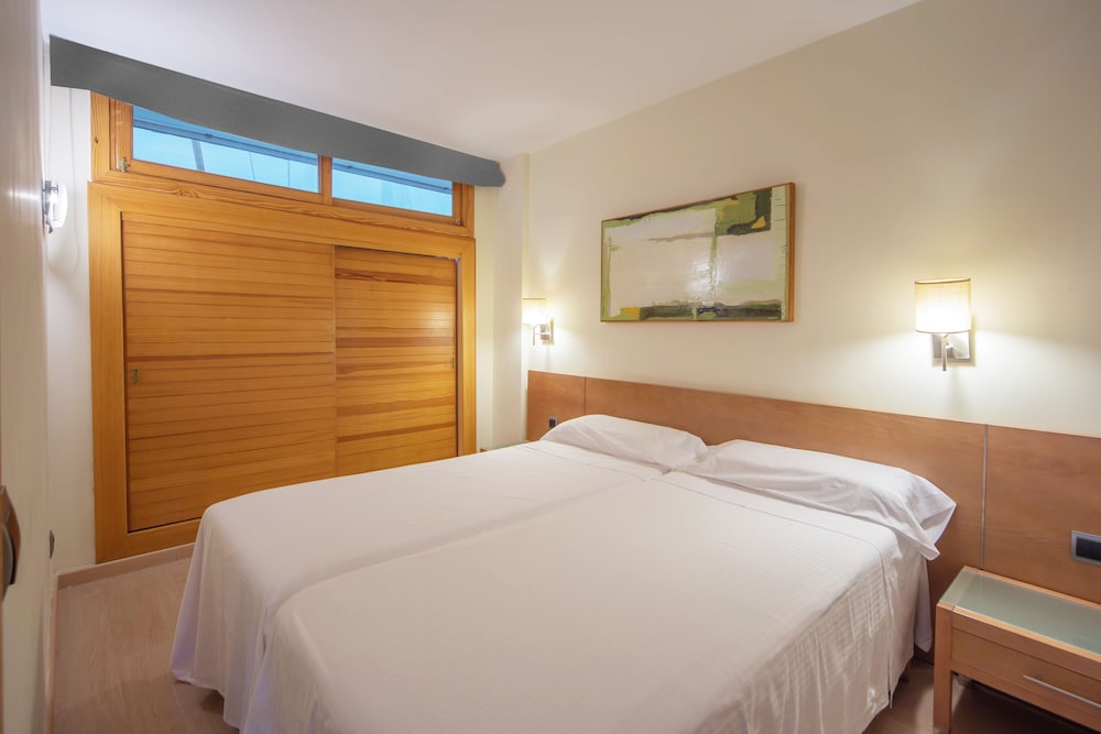 Aparthotel Fontanellas Playa 6/71