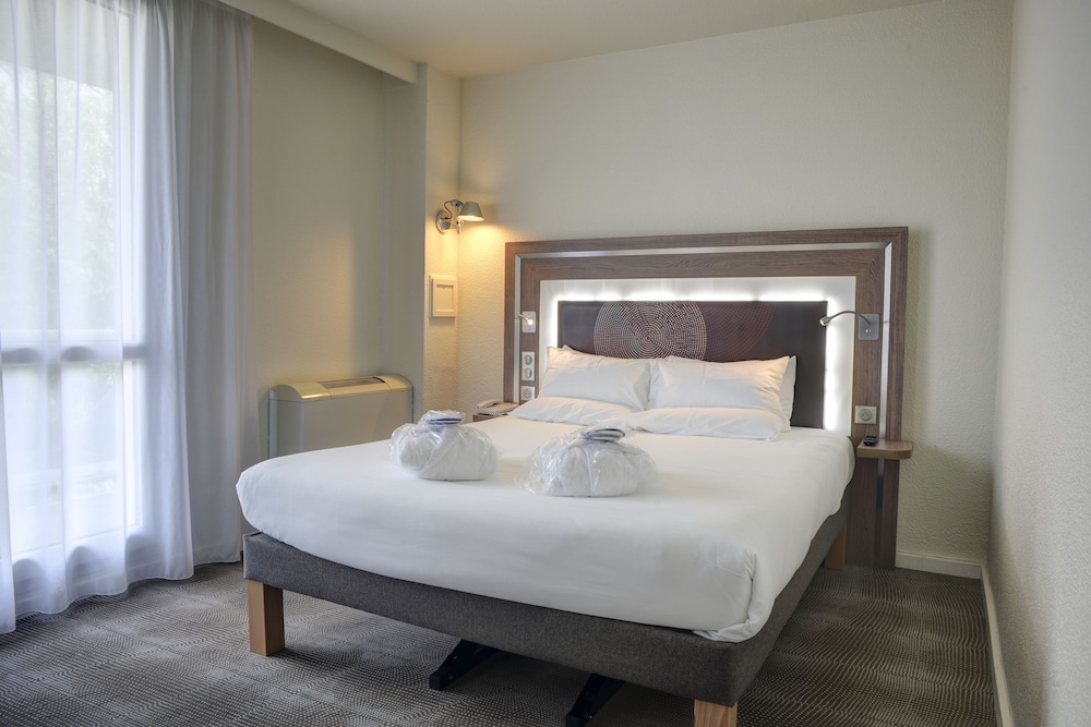 Novotel Senart Golf de Greenparc 10/77