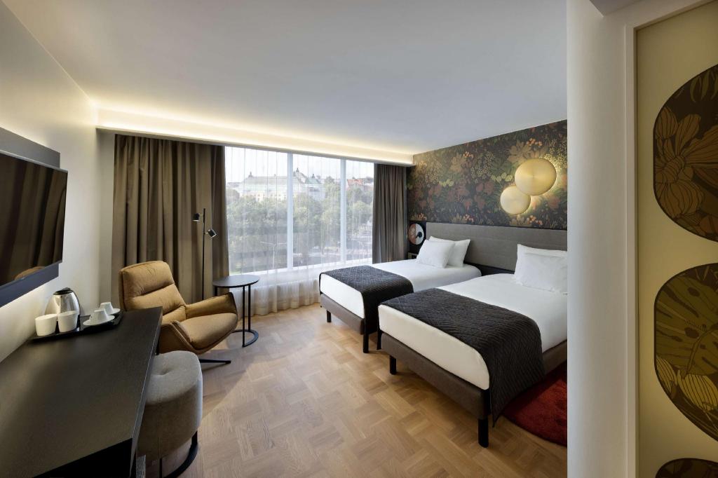 Superior, Twin Beds, Street View, High Floor