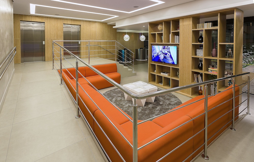 DMax Hotel 12/50
