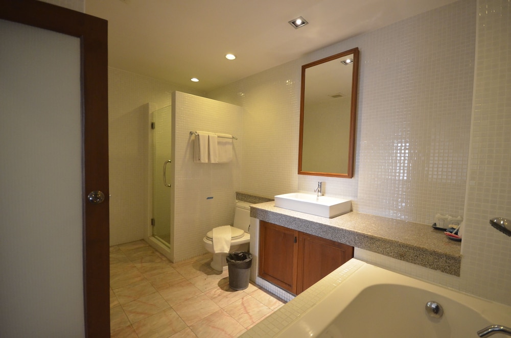 Sakorn Residence And Hotel 26/27
