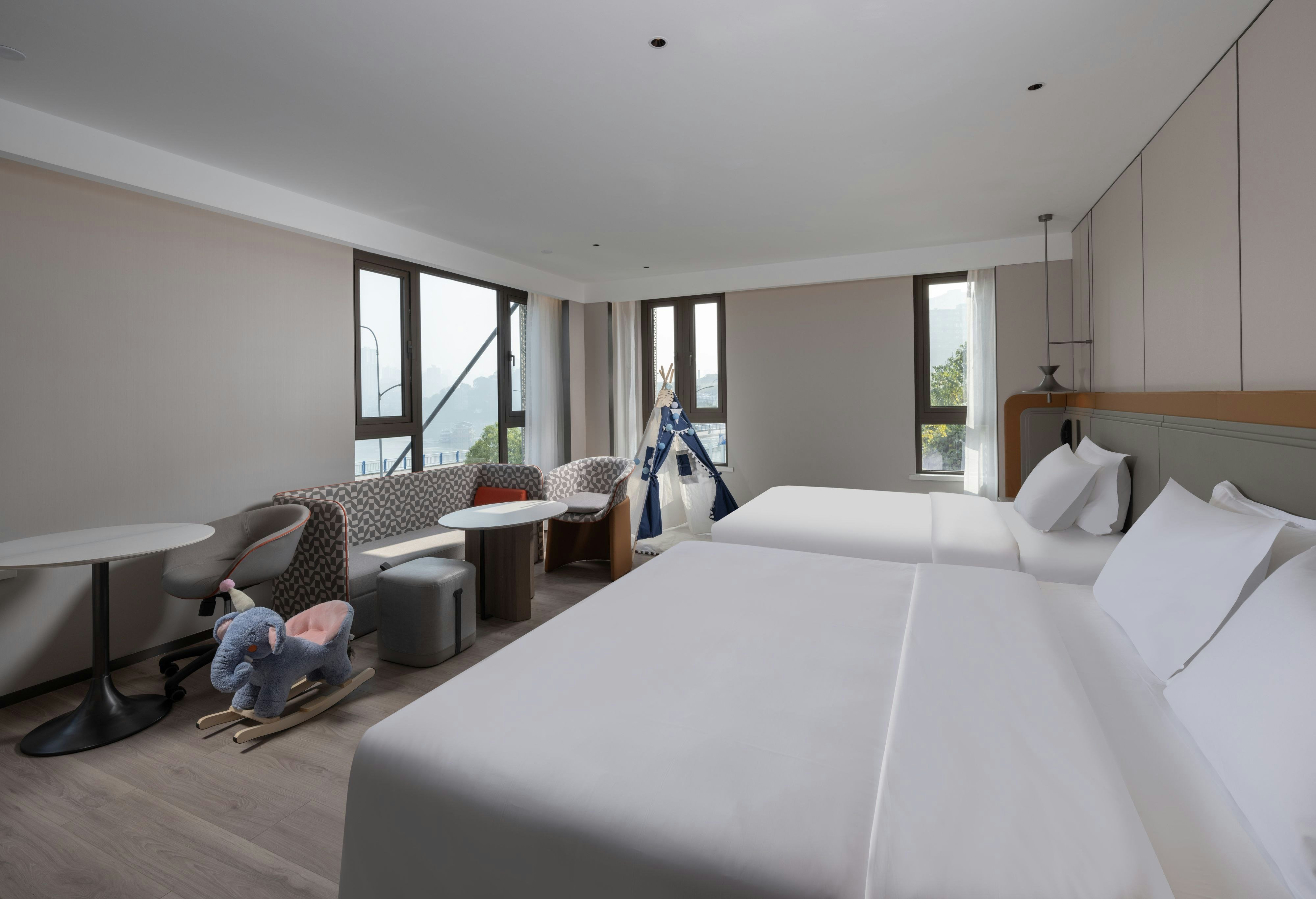 Holiday Inn Express Chongqing Ciqikou Ancient Town 15/50