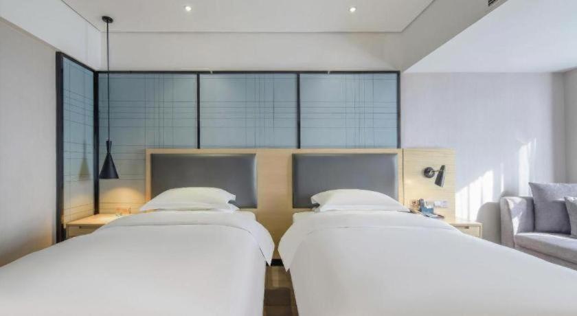 Echarm Hotel (Beihai Railway Station) 30/65