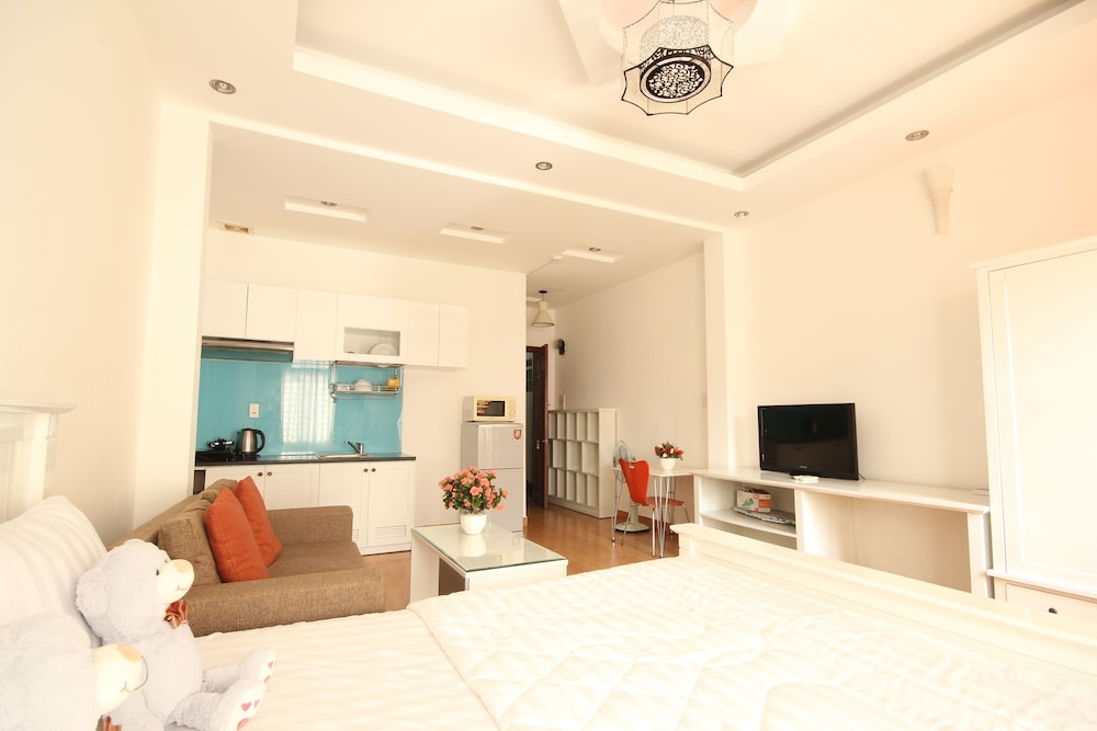 Smiley Apartment 3 31/50
