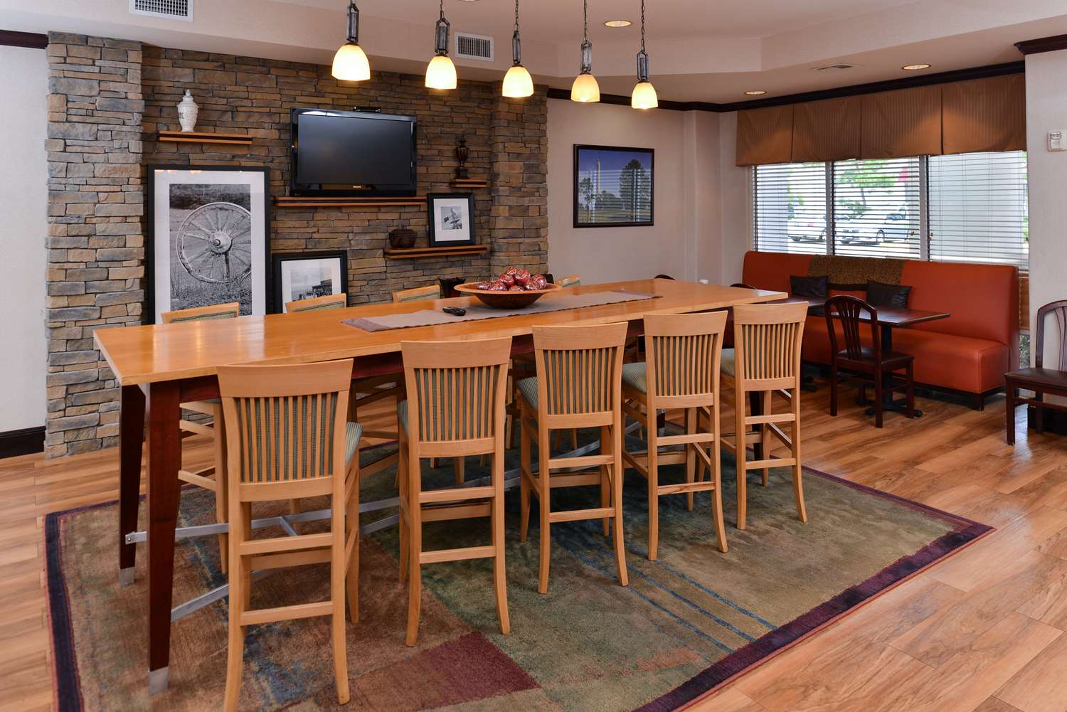 restaurant cafeteria
