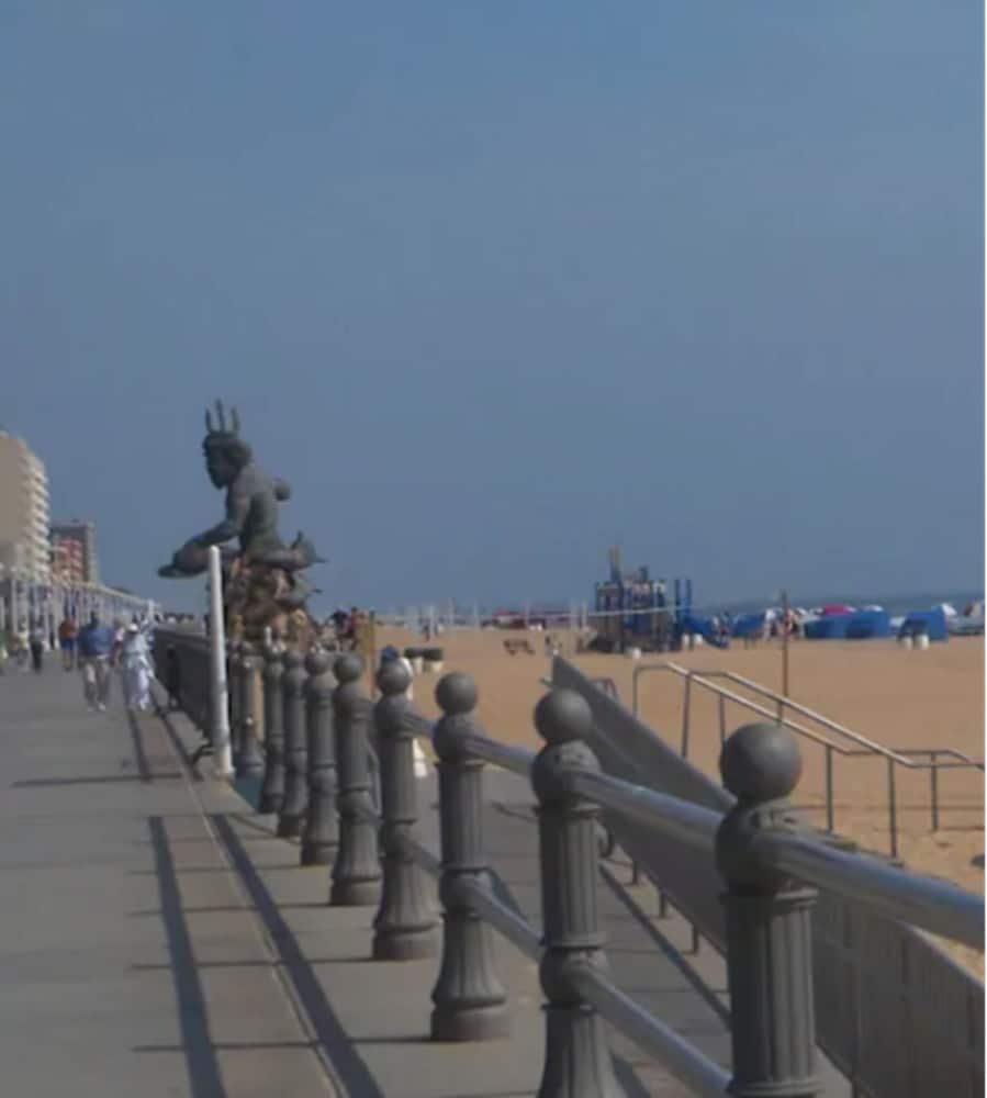 The Oceanfront Inn 35/42