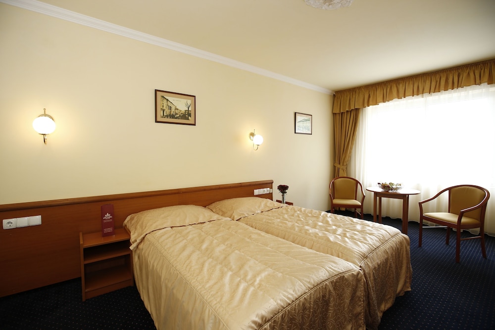Hotel Korona Eger 21/66