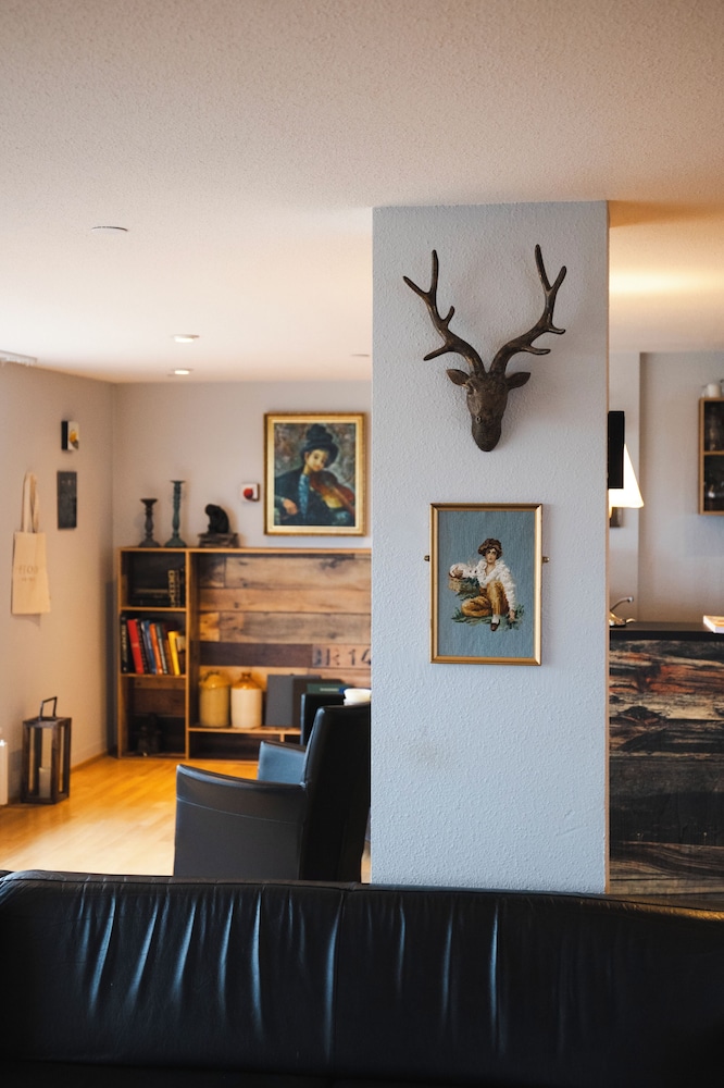 Eldey Airport Hotel 33/46