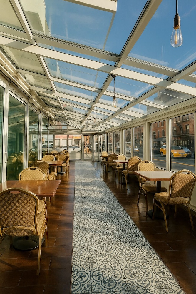 LIC Manhattan View Hotel 31/32