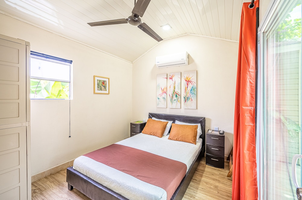 ROOM, 2 DOUBLE BEDS