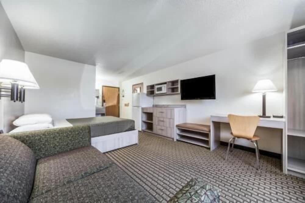 Park Inn by Radisson Maryville 25/50