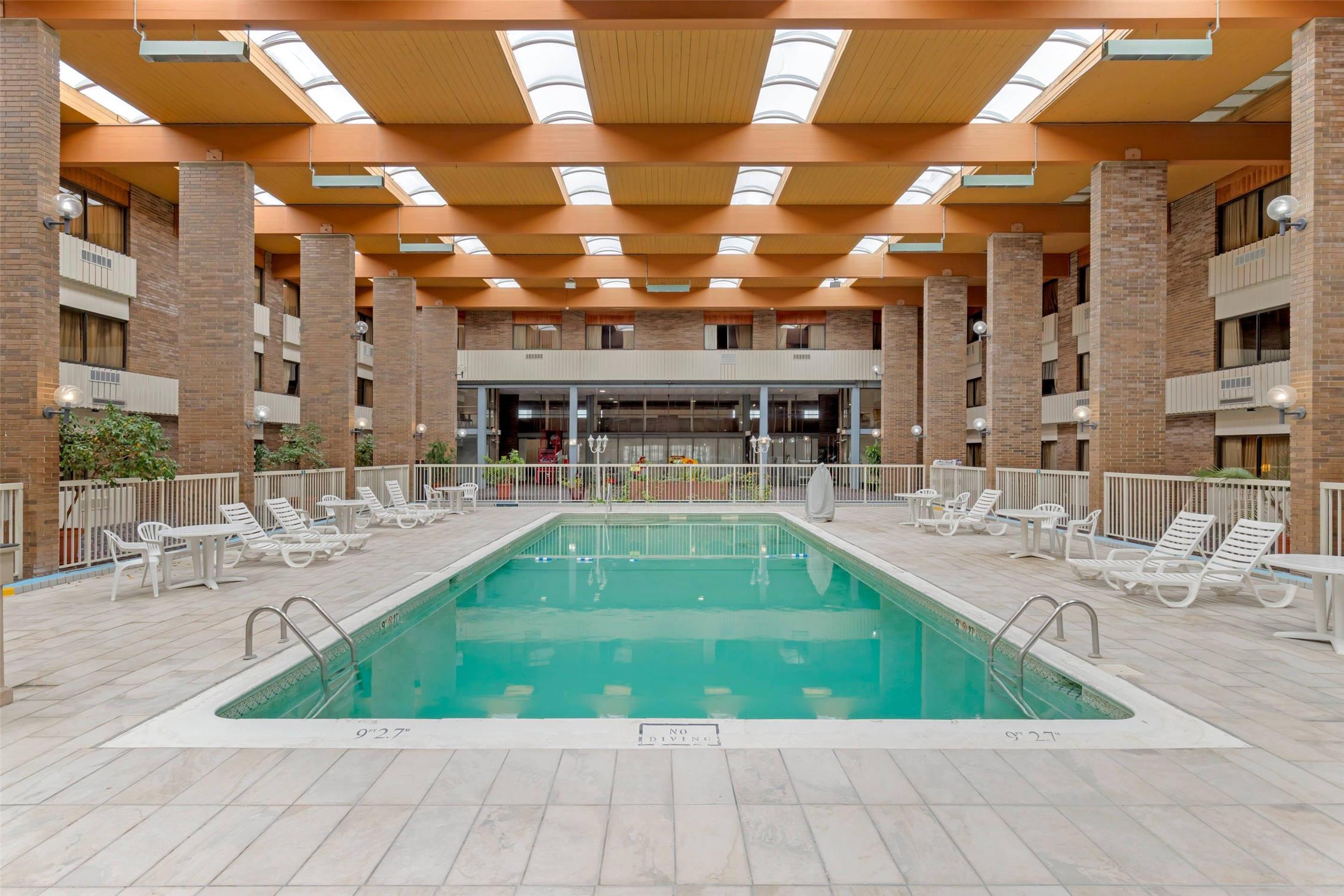 Clarion Hotel & Conference Center Lansing West 12/26