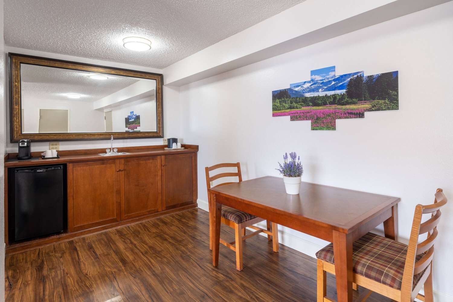 Ramada by Wyndham Juneau 13/61