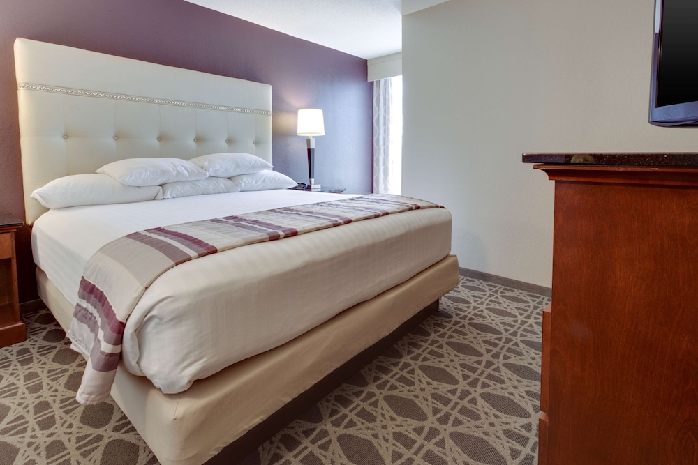 Drury Inn Suites Kansas City Overland Park 10/49