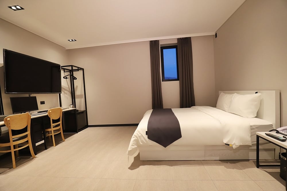 Dongducheon Hotel The Gray 13/29