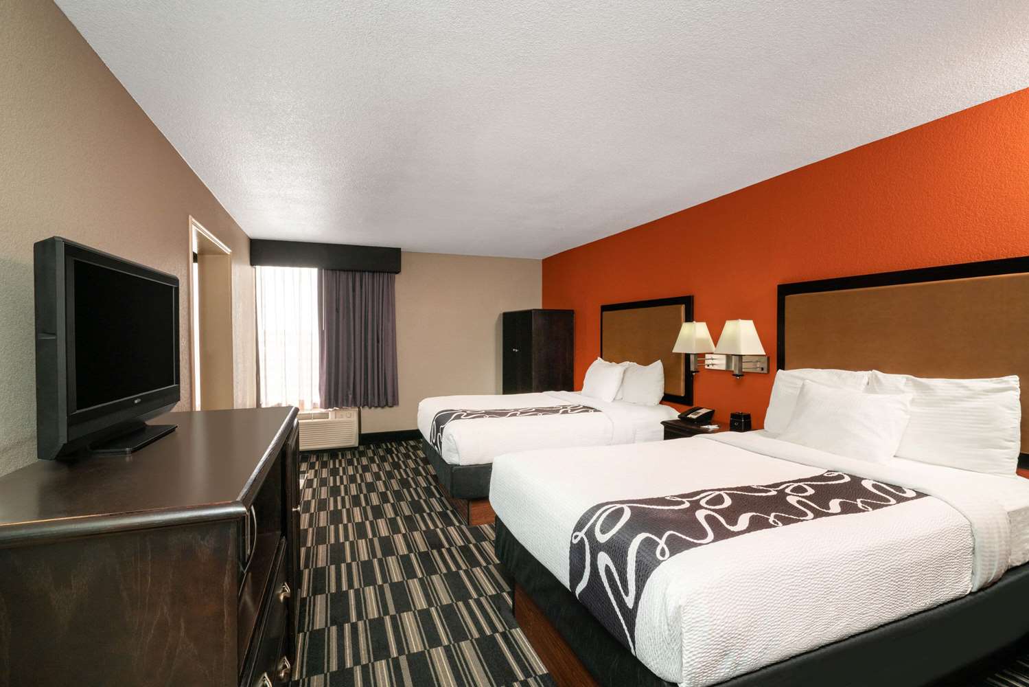 La Quinta Inn & Suites by Wyndham Memphis Airport Graceland 19/71