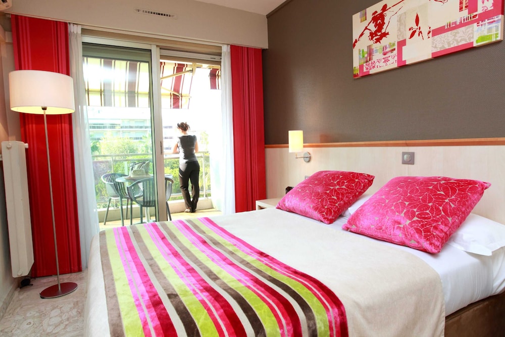 CLASSIC, DOUBLE BED, TERRACE