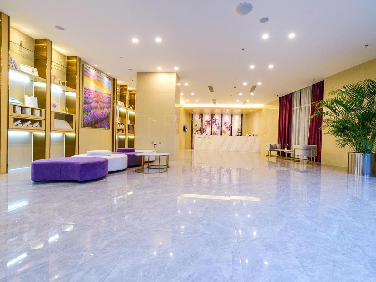 Lavande Hotel (Chengdu Xinjin Rulin Road Metro Station) 2/37