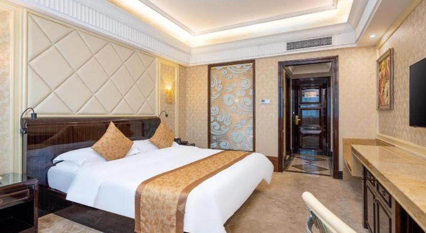 Sun City Hotel 34/50