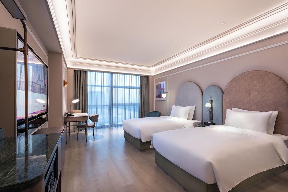 DELUXE, TWIN BEDS