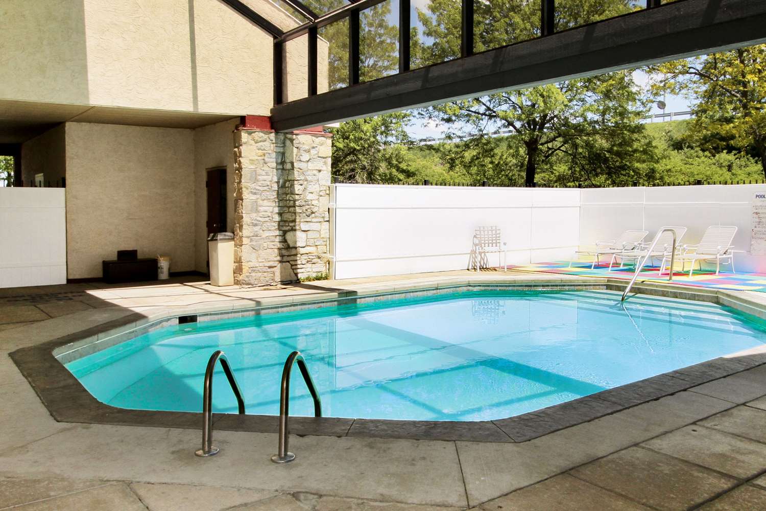 Econo Lodge Holland - Toledo 7/12
