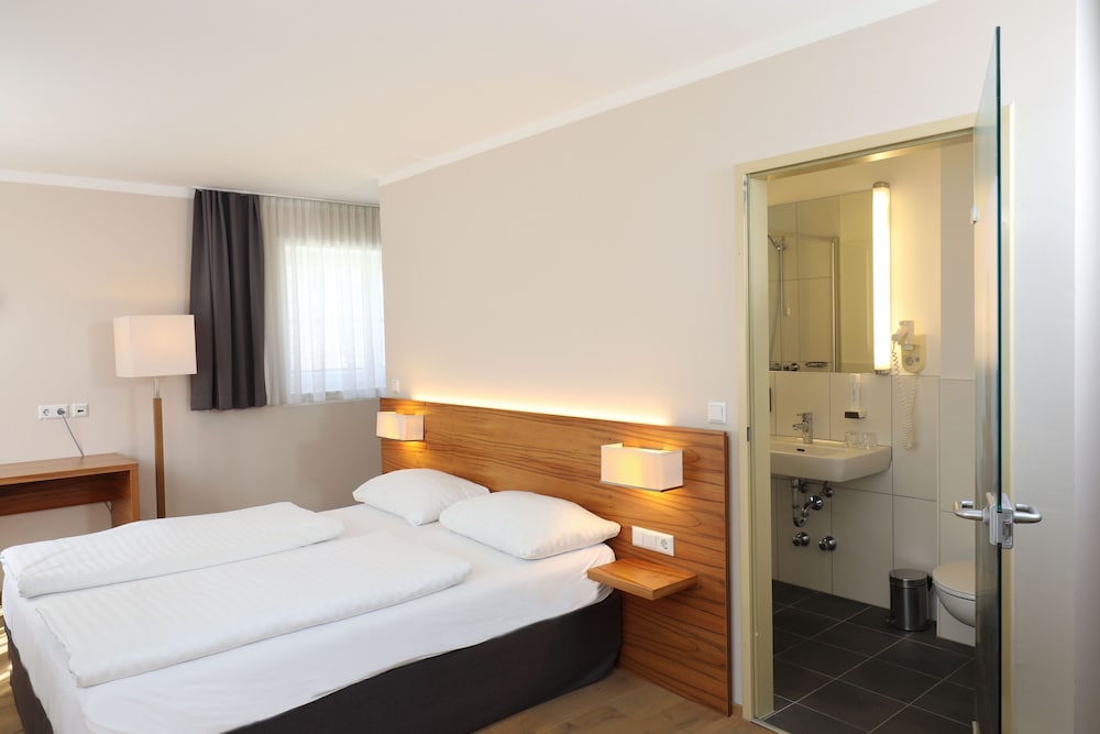 Jedermann Hotel 10/50