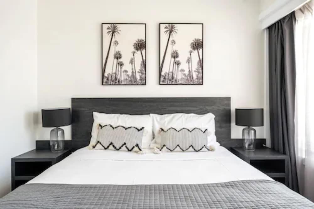 MOTEL 617 19/66