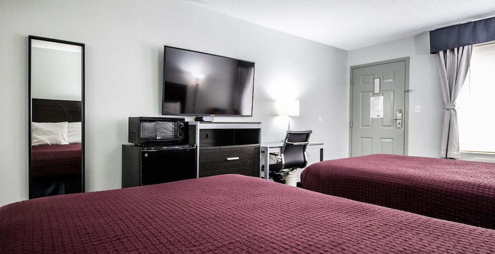 غرفة قياسية بسريرين مزدوجين للمدخنين، Brick Lodge Atlanta Norcross 2/3