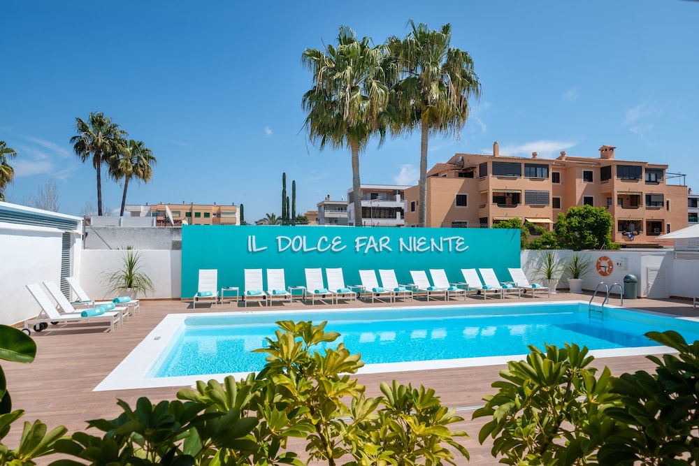 Plaza Santa Ponsa Boutique - Adults Only 68/73
