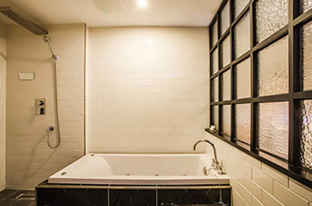 Comma Hotel Seomyeon 20/24