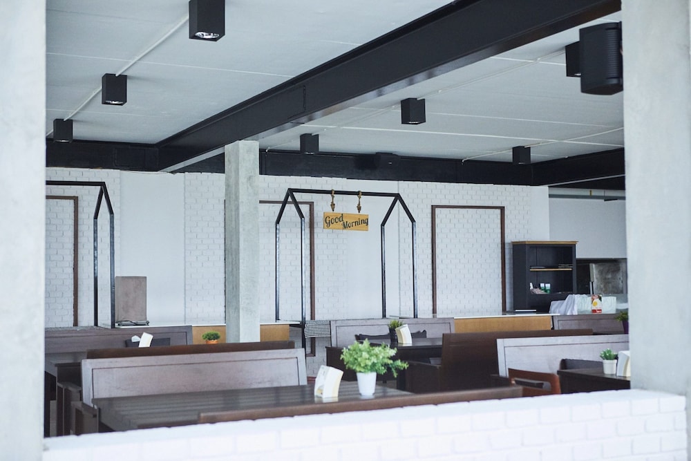 SiamBeach Resort 8/69