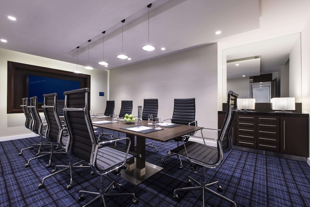 Swissotel Sydney 65/73