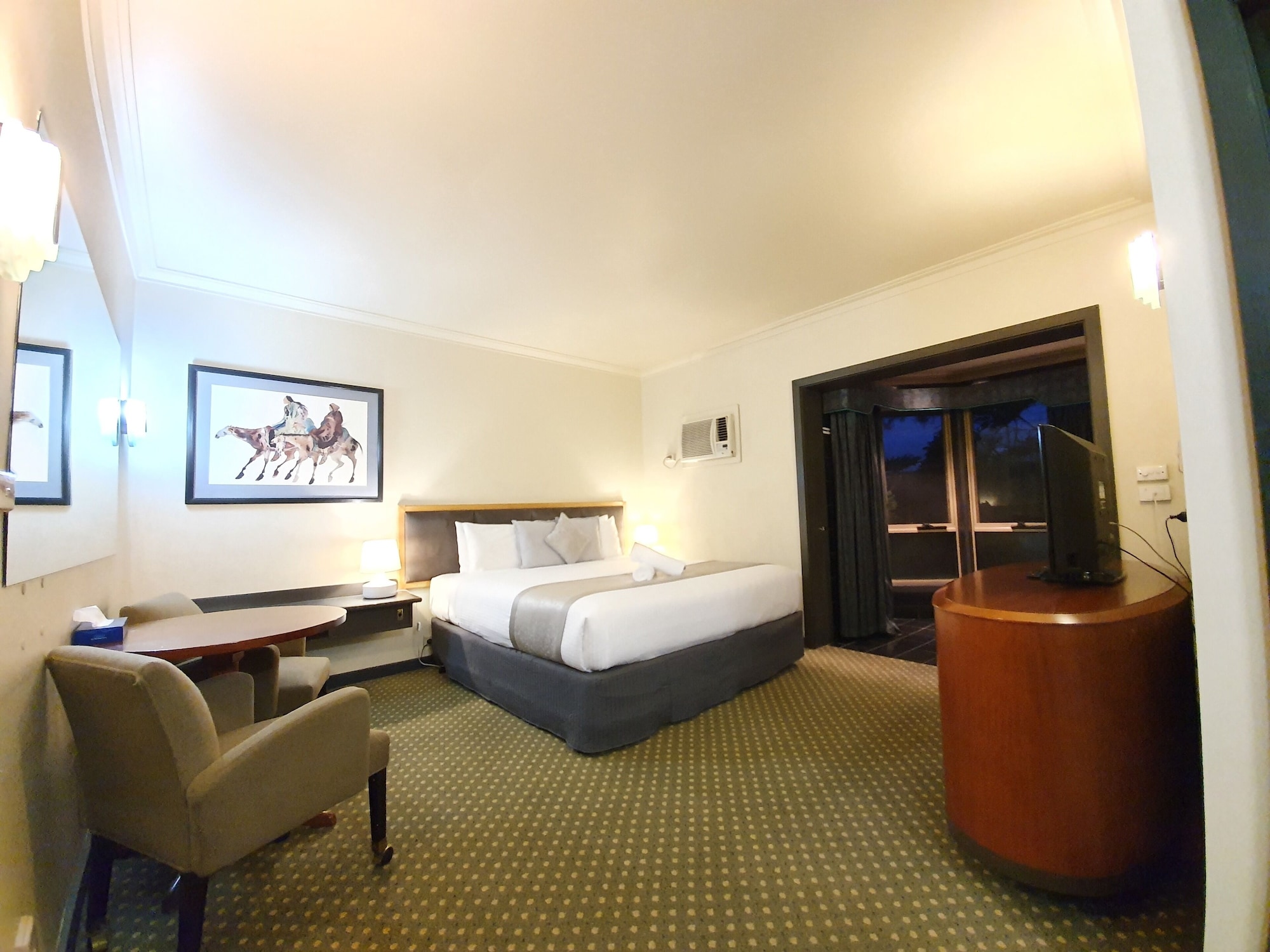 SPA, SUITE, KING BED