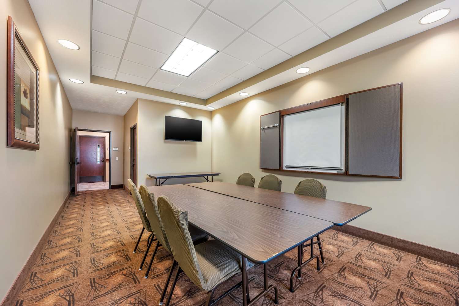Best Western Plus Grand Island Inn & Suites 14/15