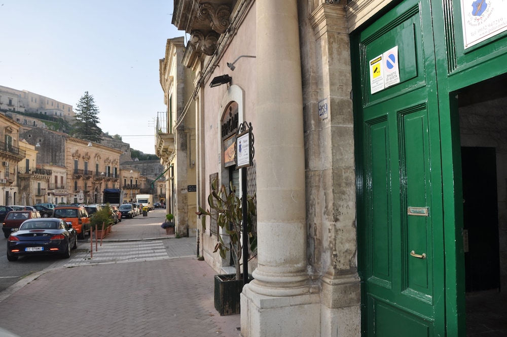 PALAZZO IL CAVALIERE B&B DE CHARME 55/68