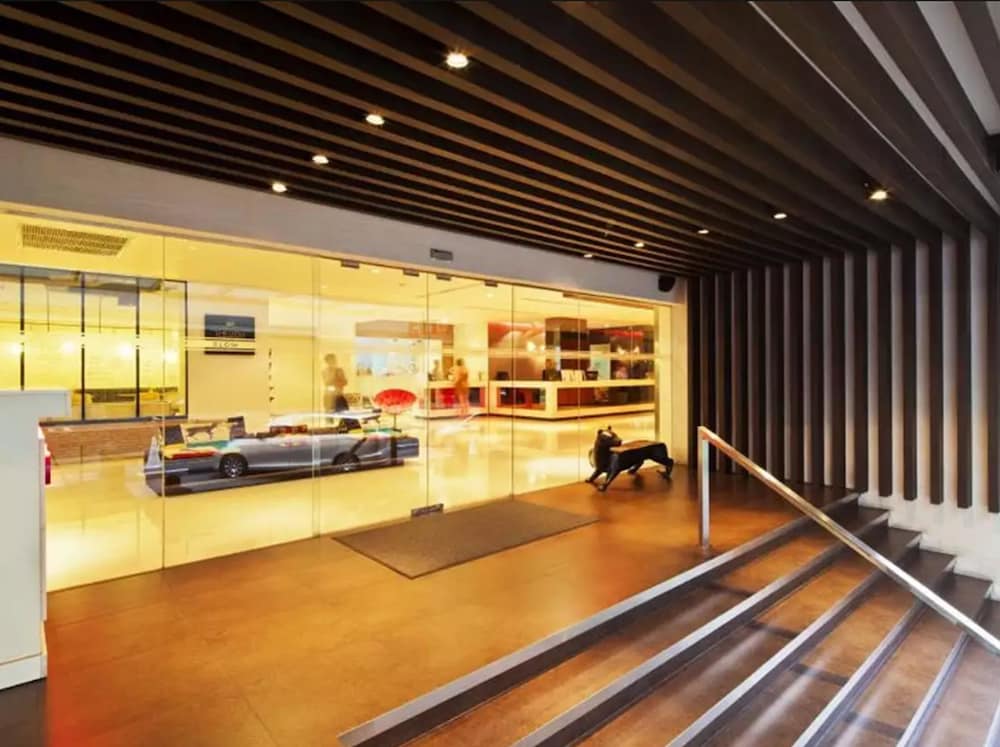 Trinity Silom Hotel 40/46