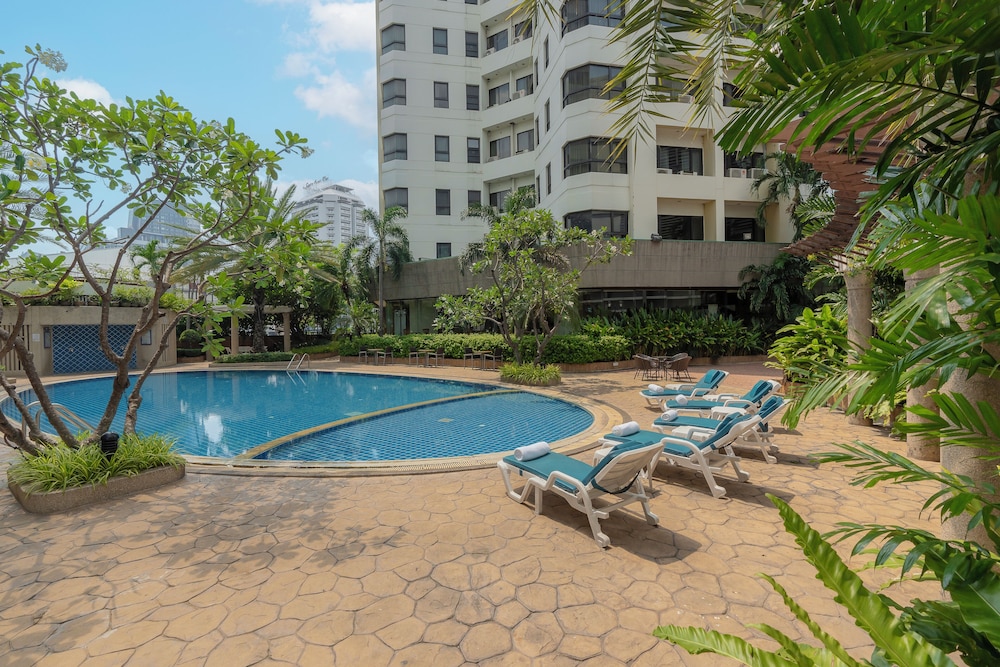 GRAND DIAMOND SUITES 65/71