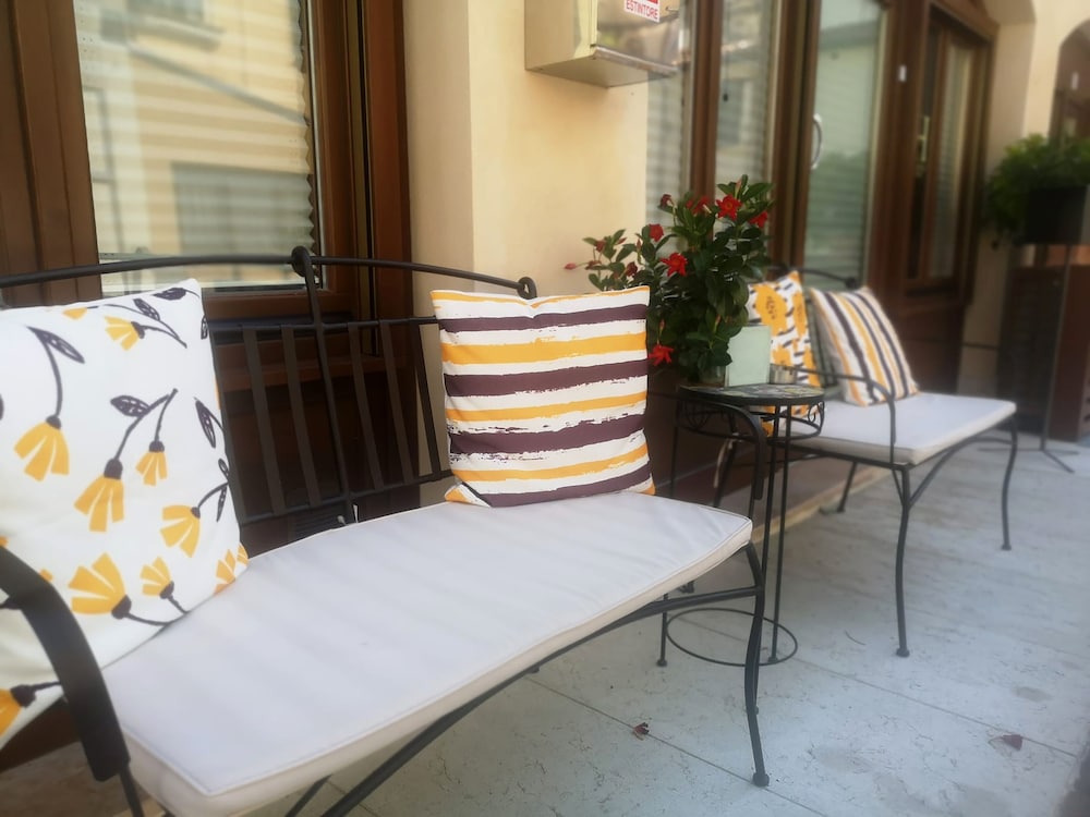 Giardino Giusti House and Court 35/50