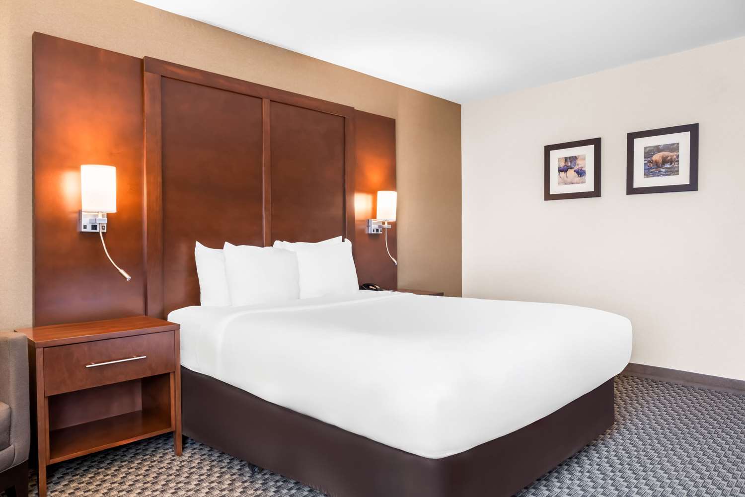 غرفة بسرير كينج لذوي الإعاقة، Comfort Inn At Buffalo Bill Village Resort 3/4