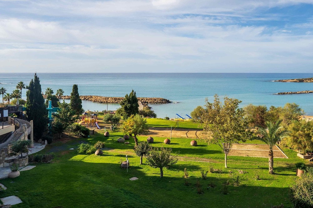 Coral Beach Hotel and Resort 53/95