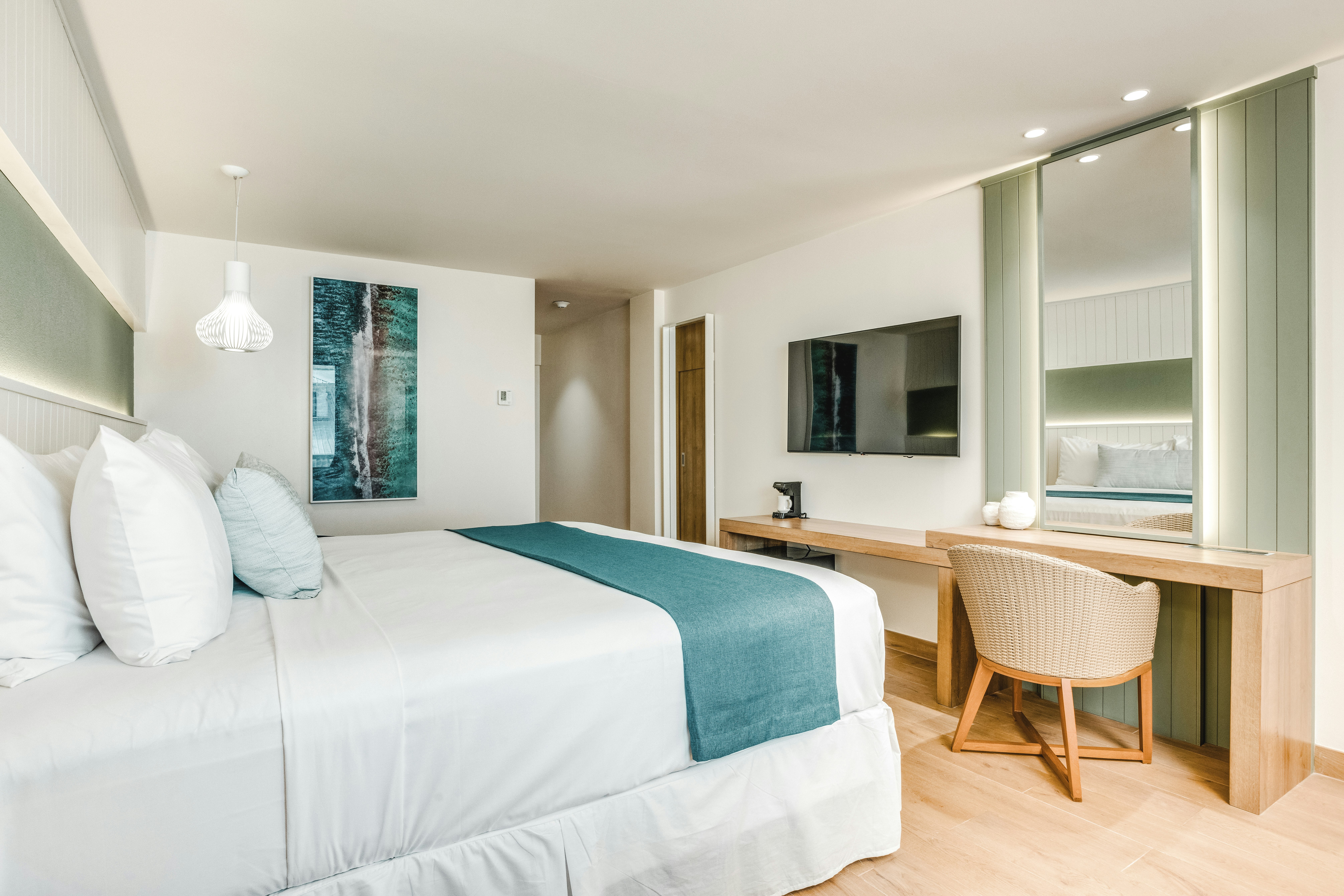 Courtyard, Deluxe, King Bed