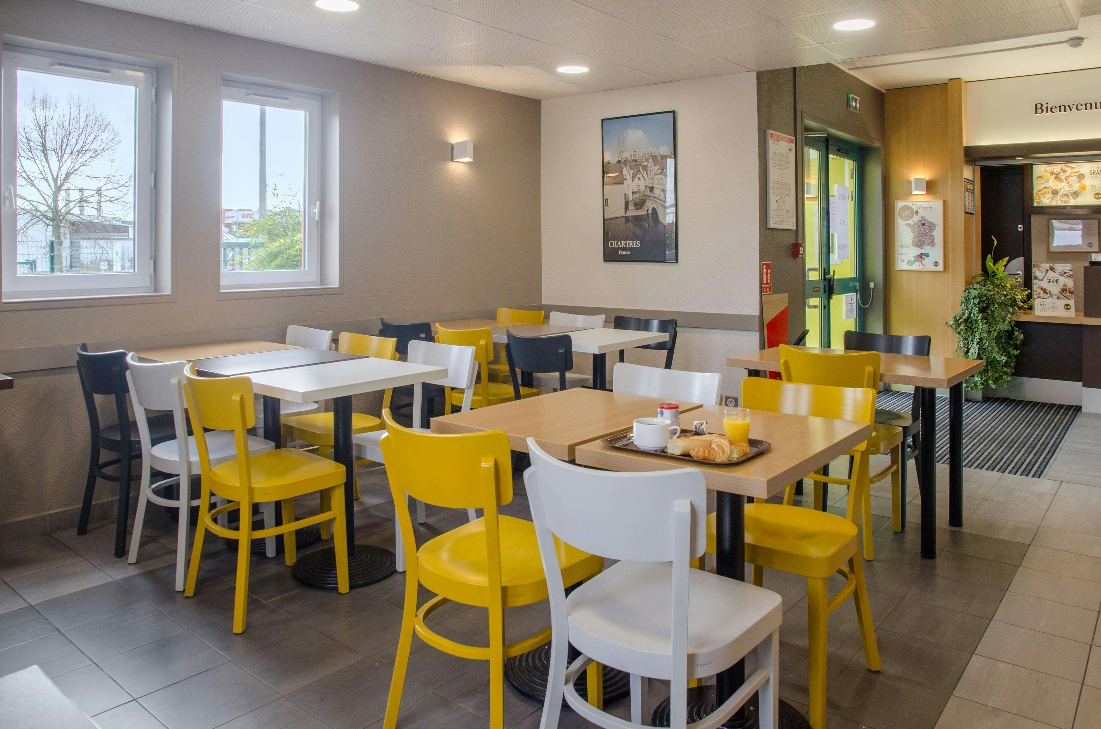 B&B HOTEL Chartres Le Coudray 29/31
