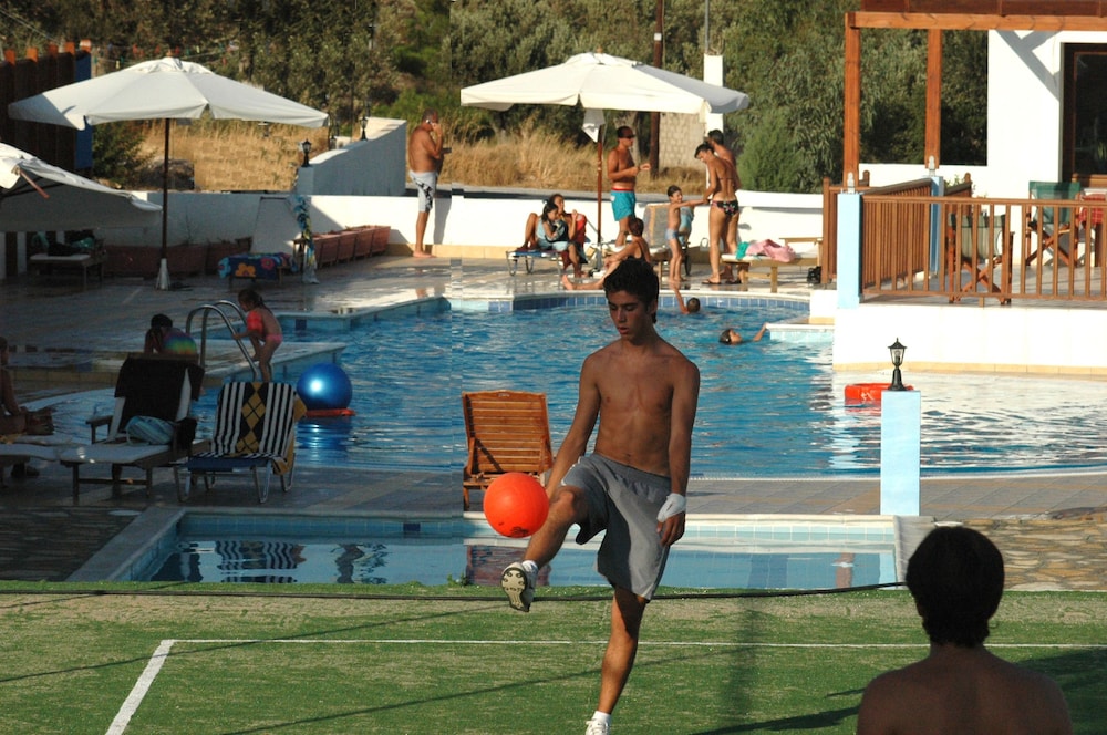 Kyma Hotel 40/67