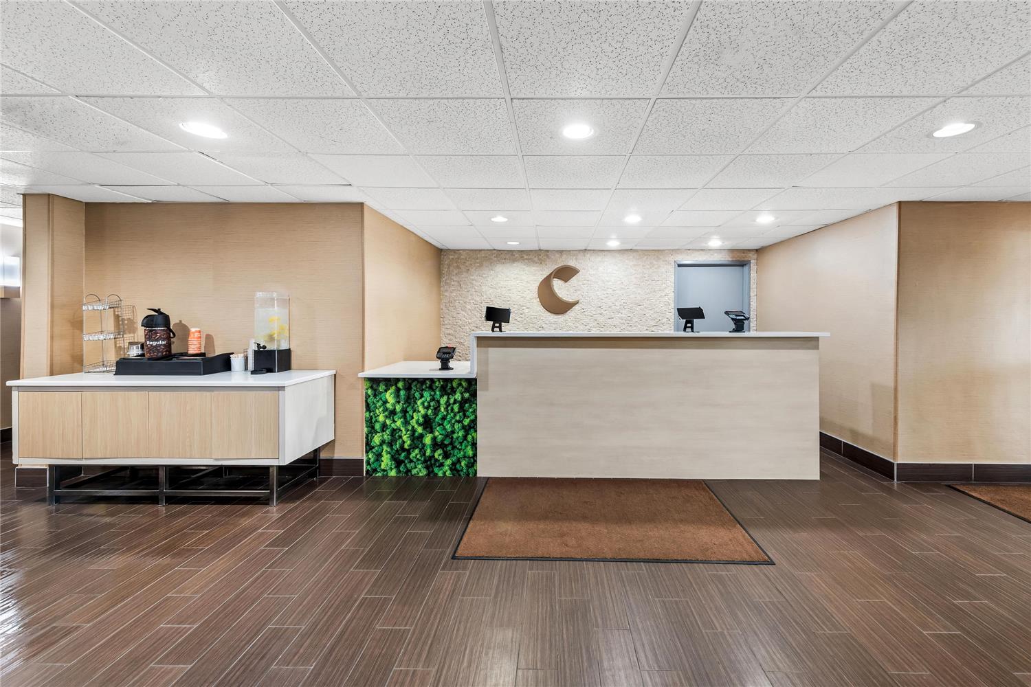 Comfort Inn & Suites Fairborn Near Wright Patterson AFB 2/15