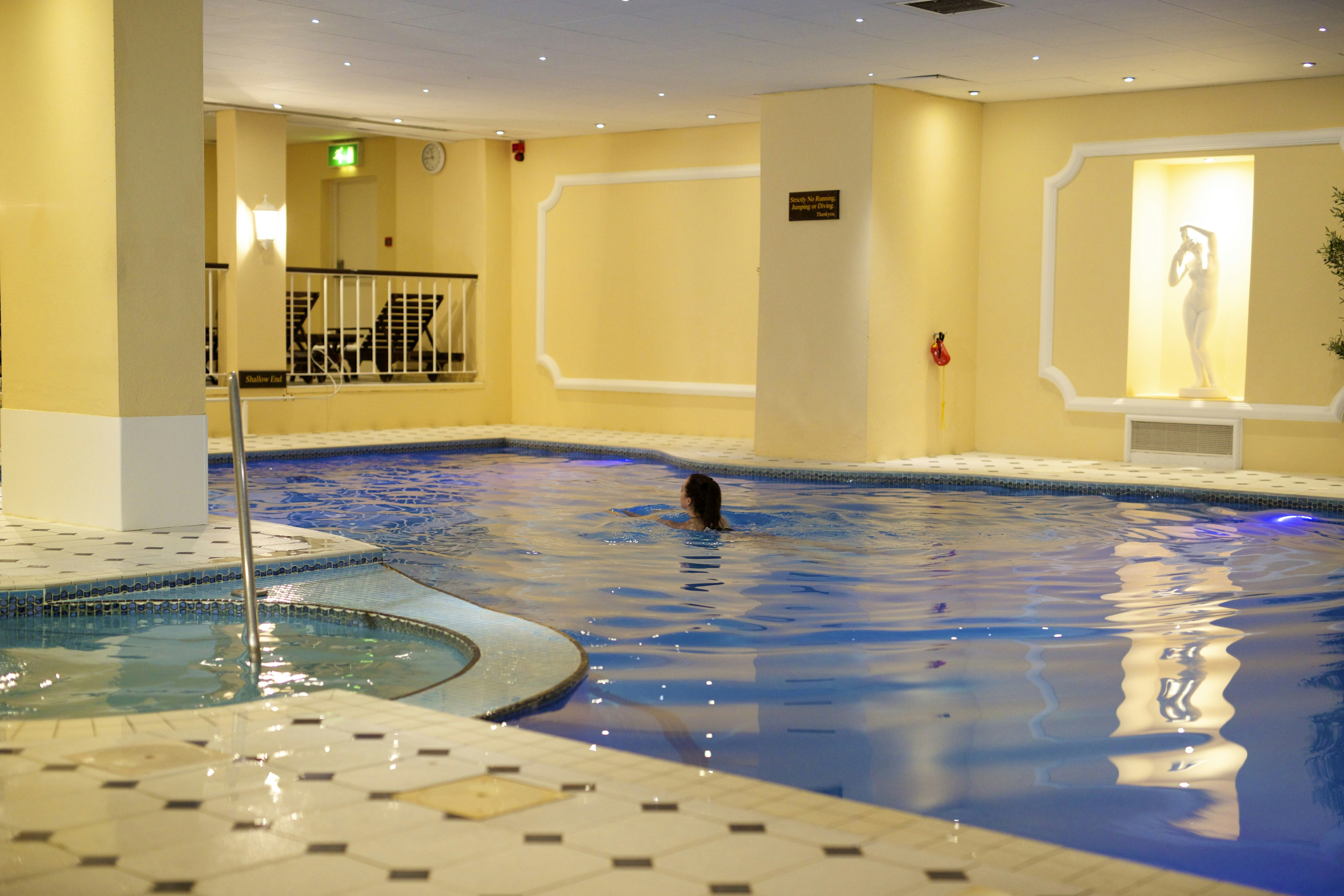 Grand Hotel Eastbourne 37/74